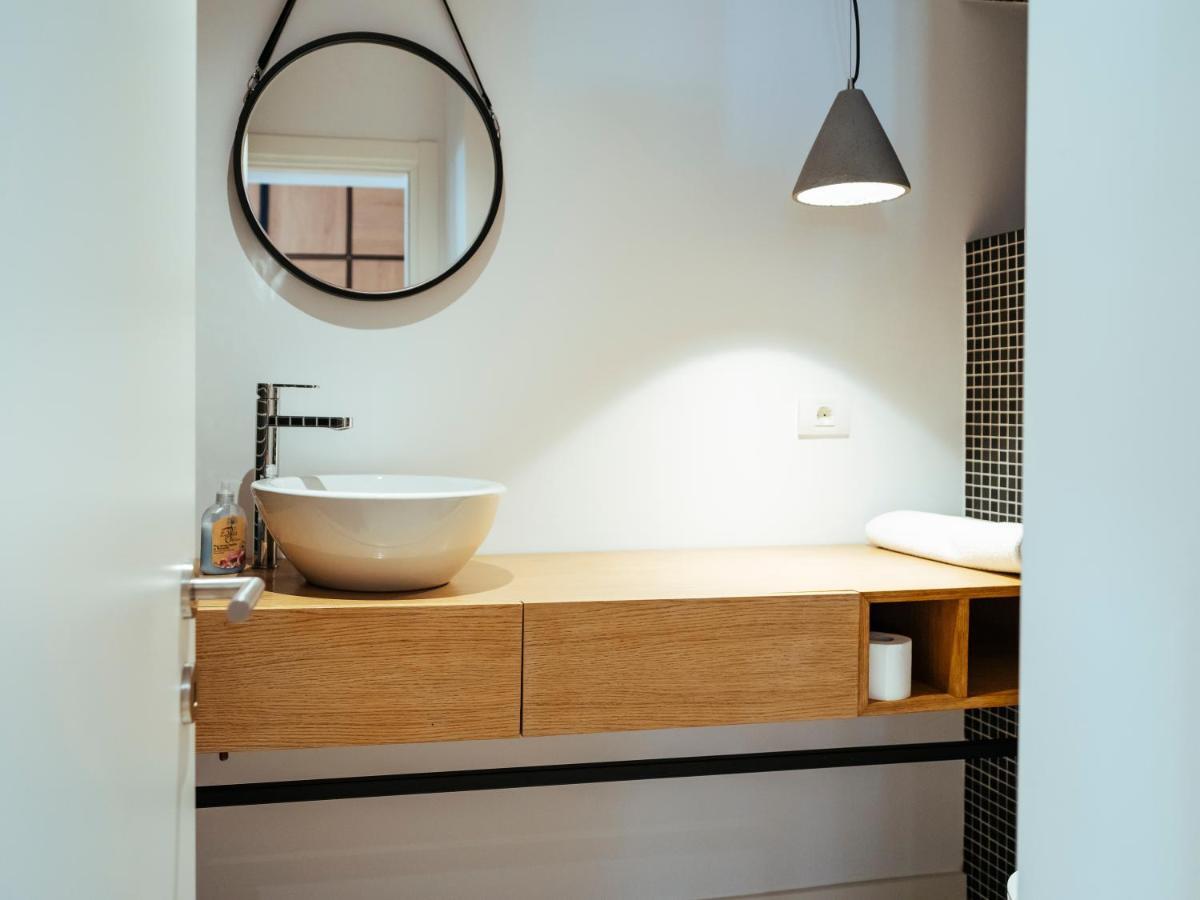 Central Modern Design Apartment Bukares Bagian luar foto