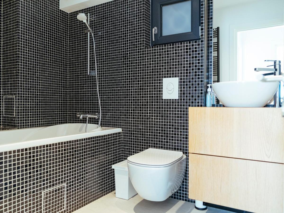 Central Modern Design Apartment Bukares Bagian luar foto