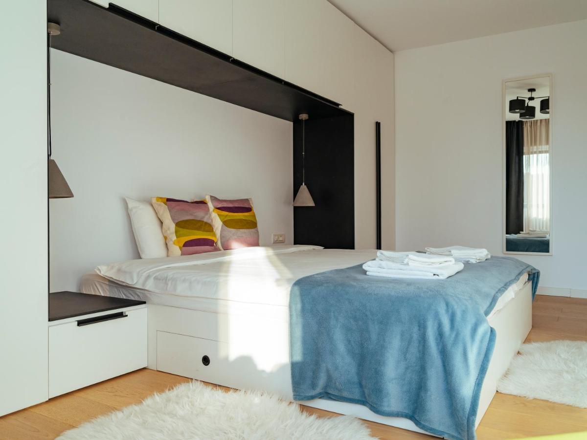 Central Modern Design Apartment Bukares Bagian luar foto