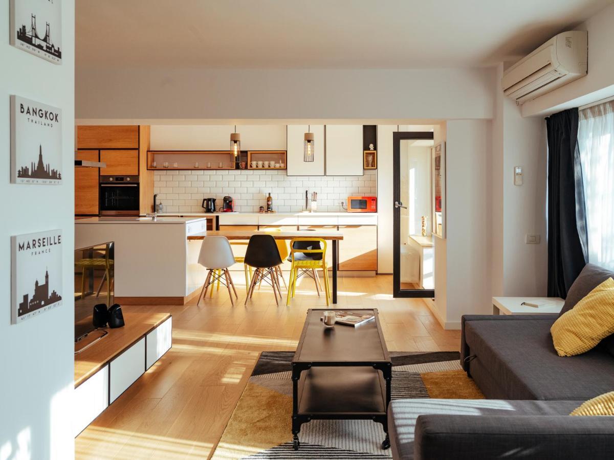 Central Modern Design Apartment Bukares Bagian luar foto
