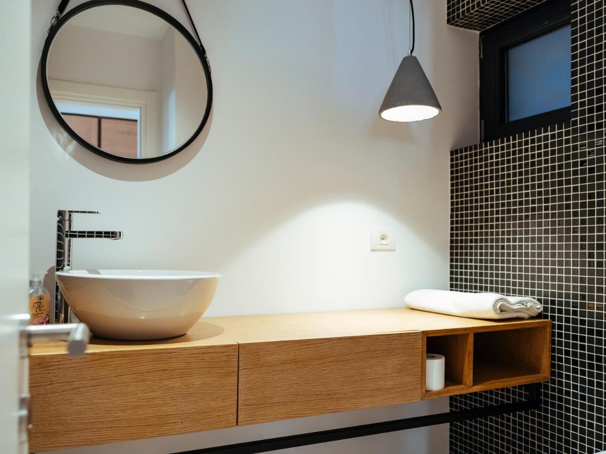 Central Modern Design Apartment Bukares Bagian luar foto