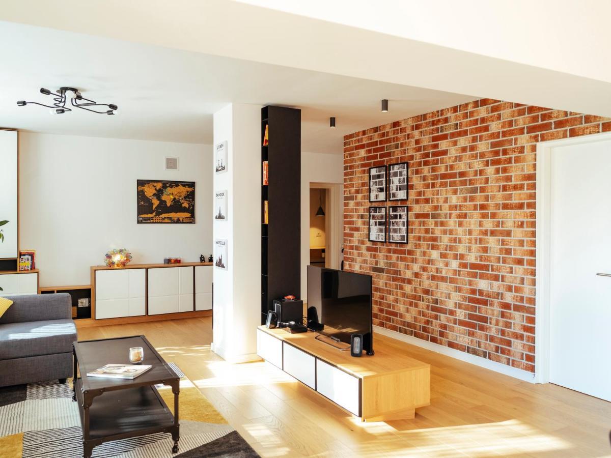 Central Modern Design Apartment Bukares Bagian luar foto